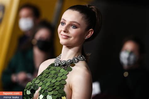 Thomasin McKenzie Nude Photos & Naked Sex Videos